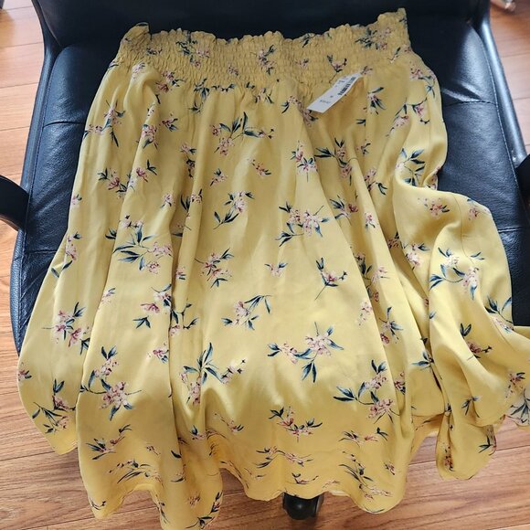 Ladies floral ruffled skirt - Picture 3 of 5
